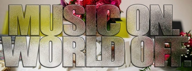 Text "MUSIC ON WORLD OFF" mit Blumen im Hintergrund. DJ, Hochzeit, Chemnitz