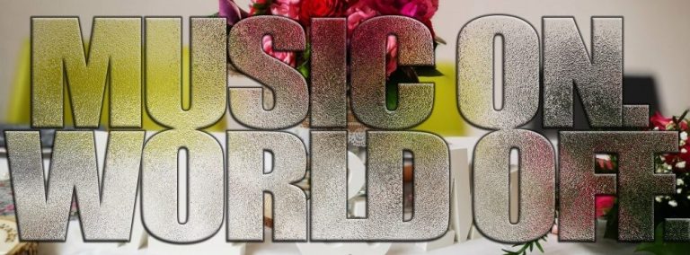Text "MUSIC ON WORLD OFF" mit Blumen im Hintergrund. DJ, Hochzeit, Radebeul